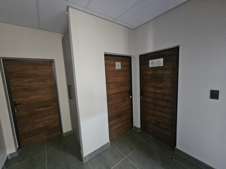 To Let Commercial Property for Rent in Sunderland Ridge Gauteng