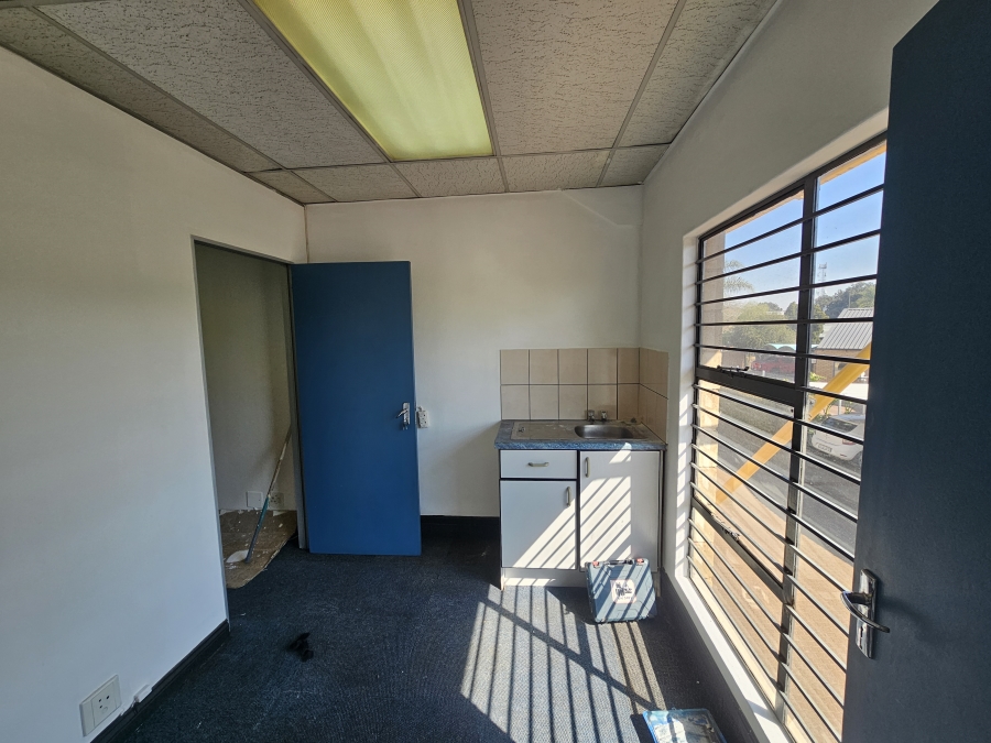 To Let Commercial Property for Rent in Hennops Park Industrial Gauteng
