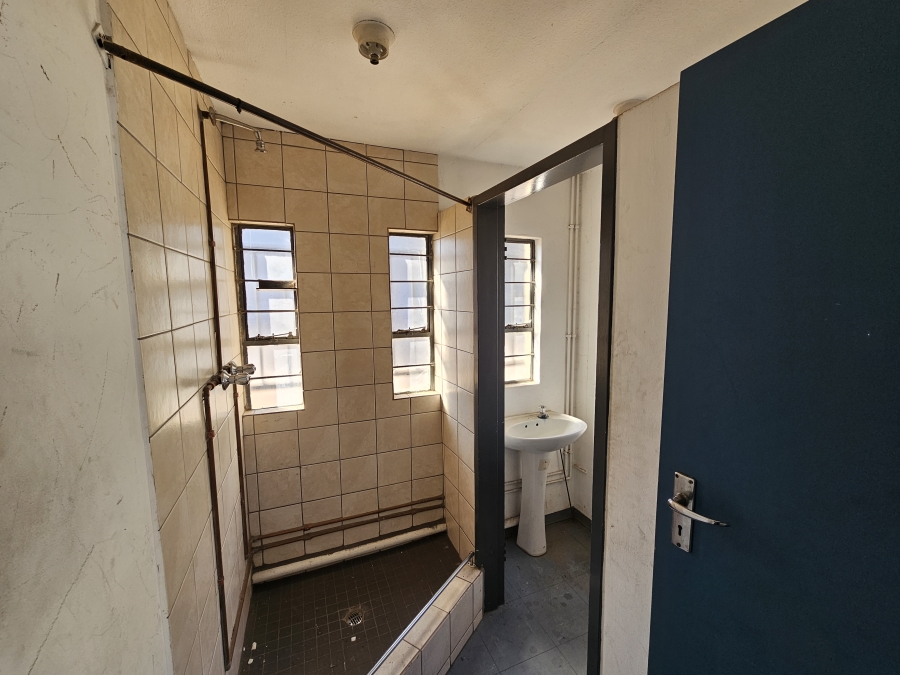 To Let Commercial Property for Rent in Hennops Park Industrial Gauteng