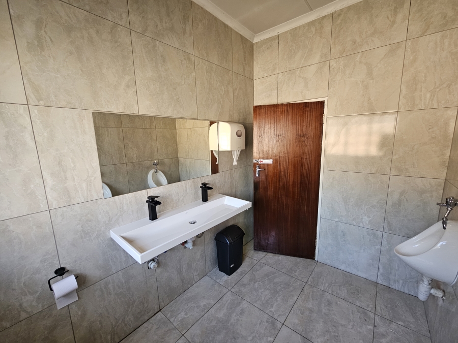 To Let Commercial Property for Rent in Wierda Park Gauteng