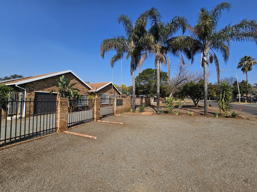 To Let Commercial Property for Rent in Wierda Park Gauteng