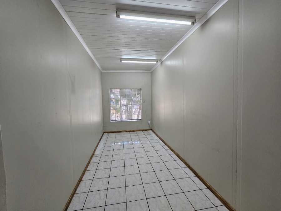 To Let Commercial Property for Rent in Wierda Park Gauteng