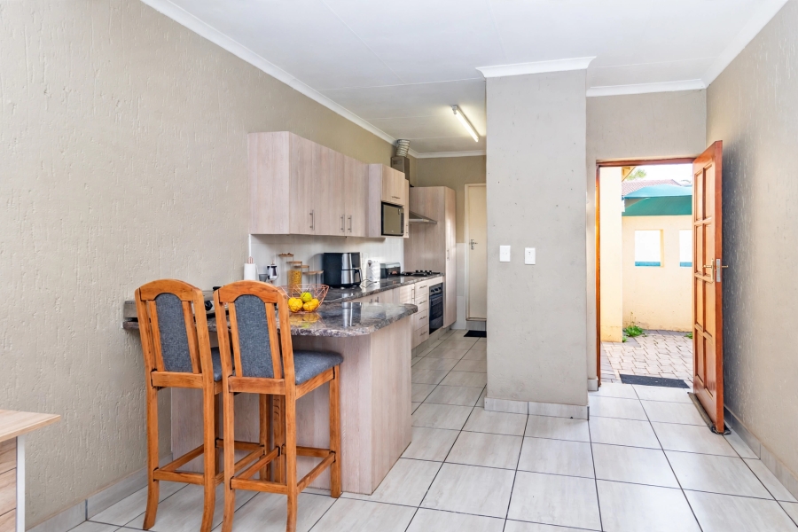 2 Bedroom Property for Sale in Strubensvallei Gauteng