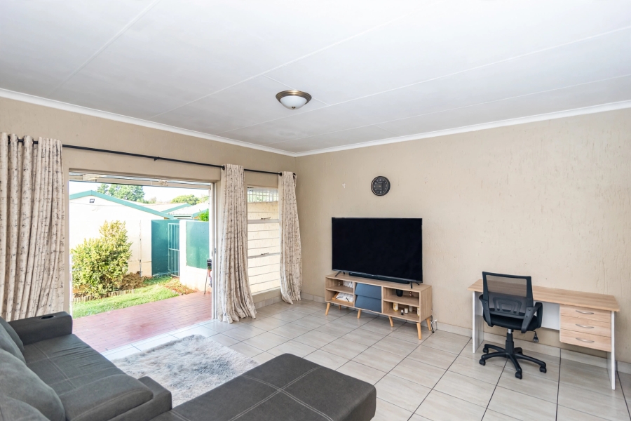 2 Bedroom Property for Sale in Strubensvallei Gauteng