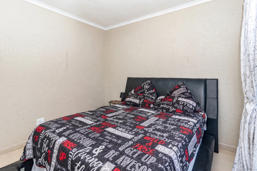 2 Bedroom Property for Sale in Strubensvallei Gauteng
