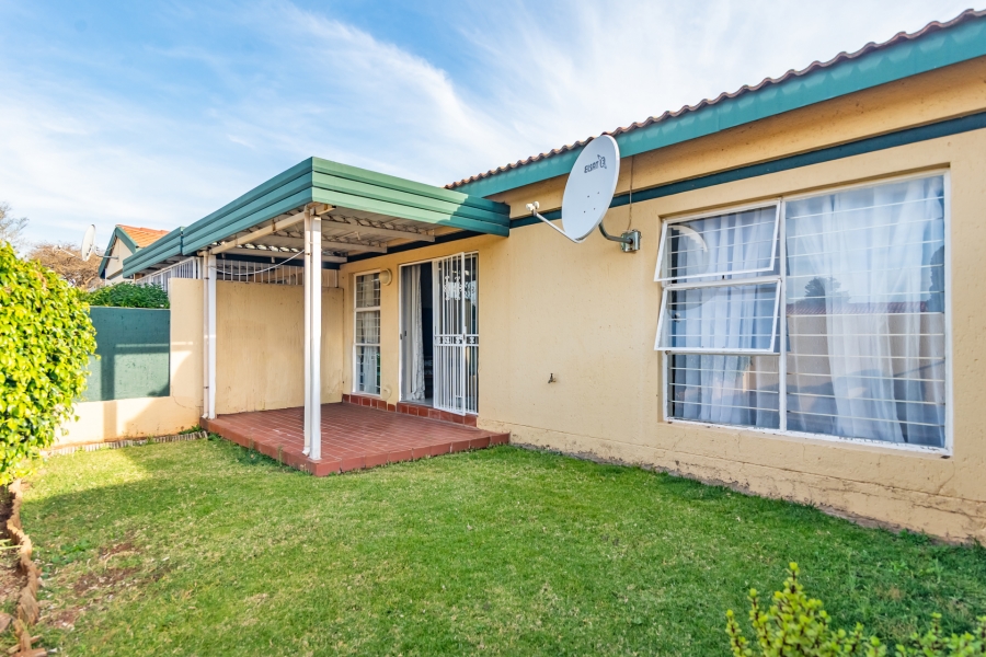 2 Bedroom Property for Sale in Strubensvallei Gauteng