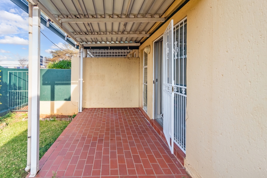 2 Bedroom Property for Sale in Strubensvallei Gauteng