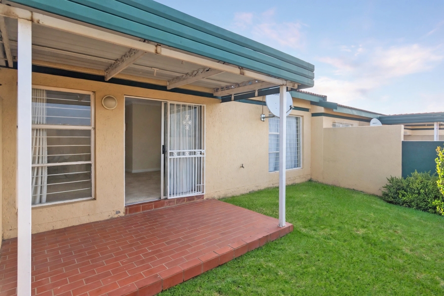 2 Bedroom Property for Sale in Strubensvallei Gauteng