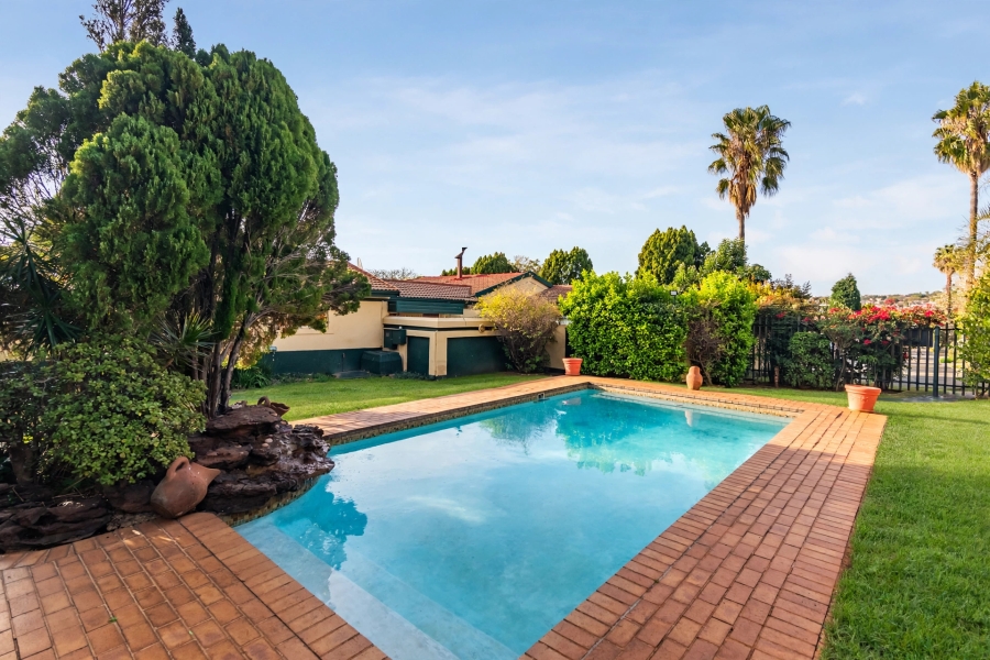 2 Bedroom Property for Sale in Strubensvallei Gauteng