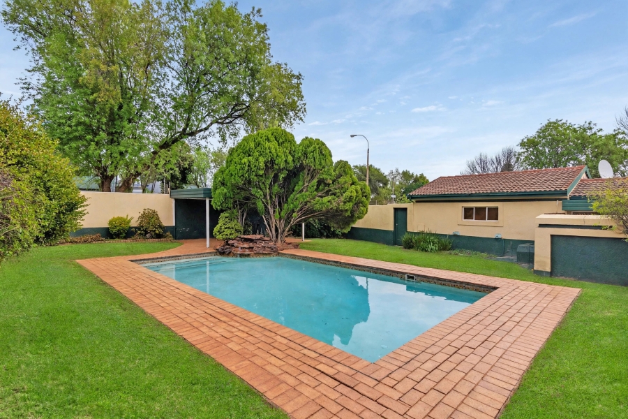 2 Bedroom Property for Sale in Strubensvallei Gauteng