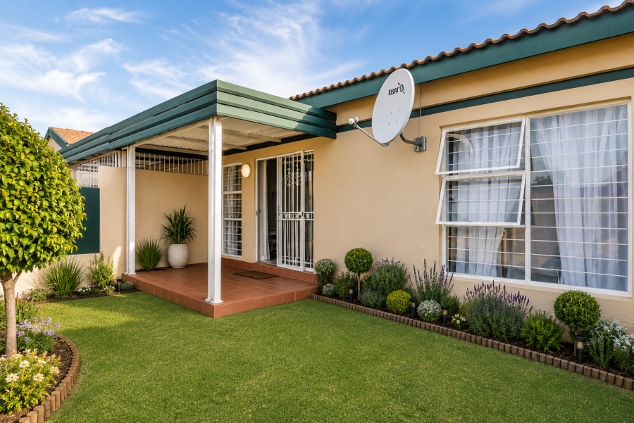 2 Bedroom Property for Sale in Strubensvallei Gauteng