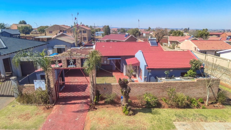 3 Bedroom Property for Sale in Lenasia Ext 1 Gauteng