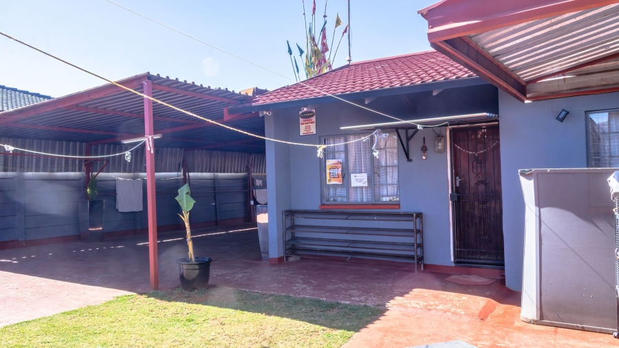 3 Bedroom Property for Sale in Lenasia Ext 1 Gauteng