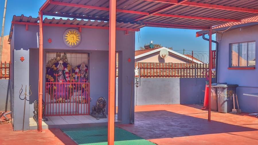 3 Bedroom Property for Sale in Lenasia Ext 1 Gauteng