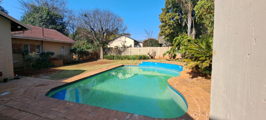 To Let 3 Bedroom Property for Rent in Roodekrans Gauteng