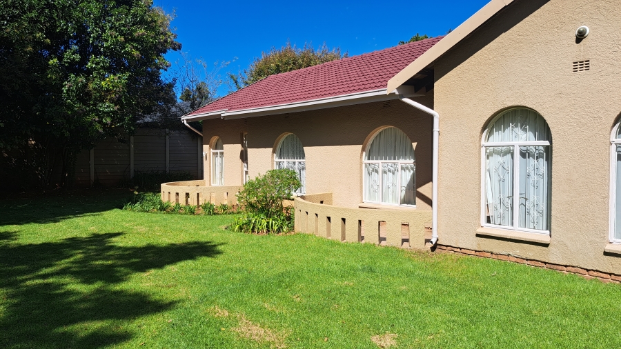 To Let 3 Bedroom Property for Rent in Roodekrans Gauteng