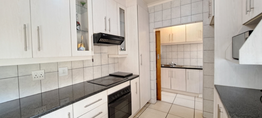 To Let 3 Bedroom Property for Rent in Roodekrans Gauteng