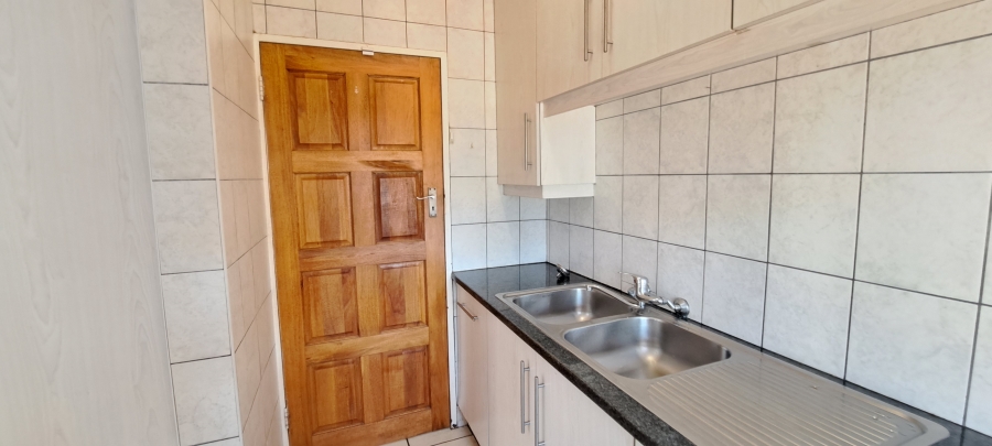 To Let 3 Bedroom Property for Rent in Roodekrans Gauteng