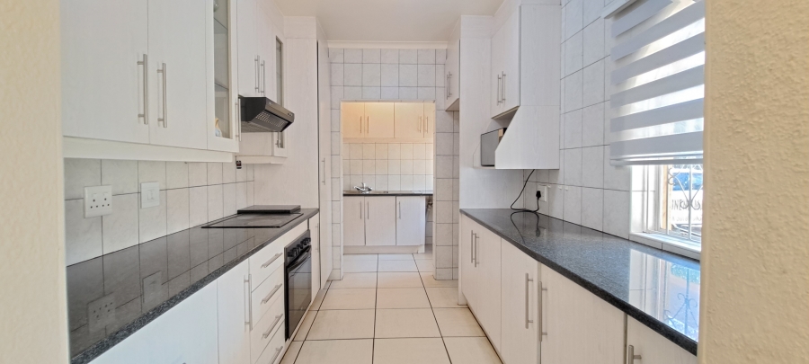 To Let 3 Bedroom Property for Rent in Roodekrans Gauteng