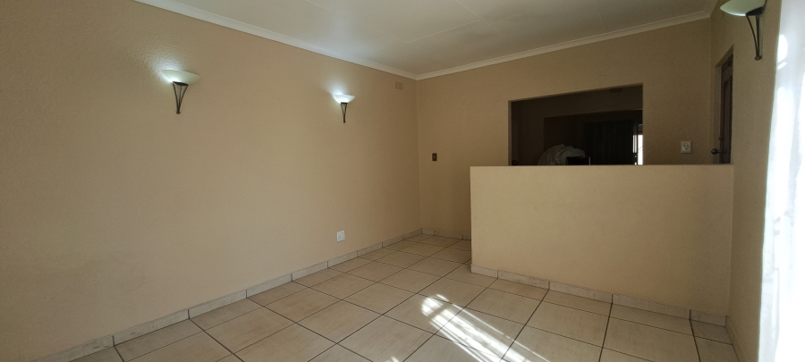To Let 3 Bedroom Property for Rent in Roodekrans Gauteng