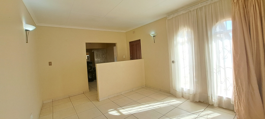 To Let 3 Bedroom Property for Rent in Roodekrans Gauteng