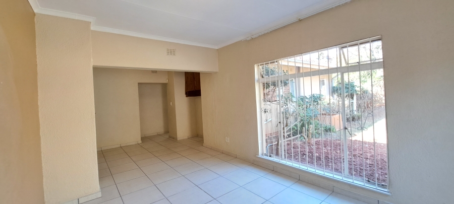 To Let 3 Bedroom Property for Rent in Roodekrans Gauteng