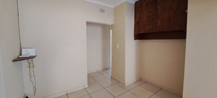 To Let 3 Bedroom Property for Rent in Roodekrans Gauteng