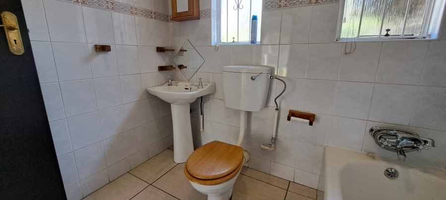 To Let 3 Bedroom Property for Rent in Roodekrans Gauteng