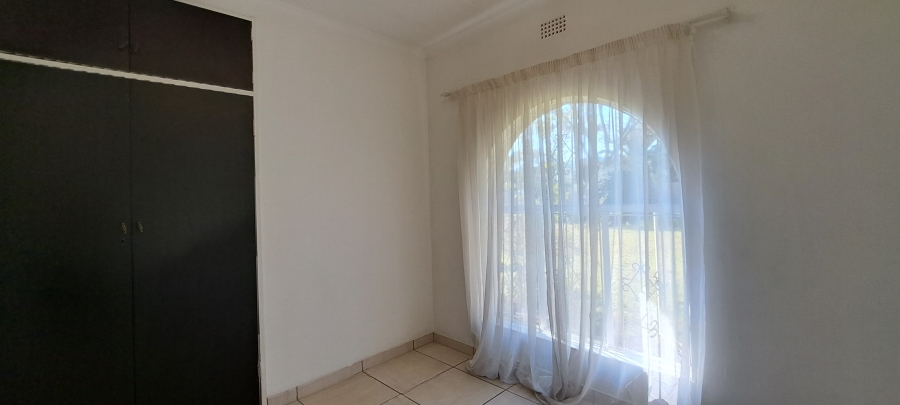 To Let 3 Bedroom Property for Rent in Roodekrans Gauteng