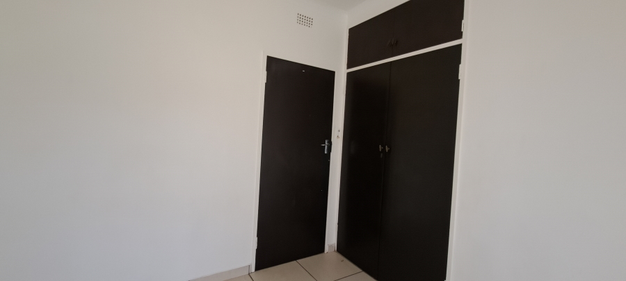 To Let 3 Bedroom Property for Rent in Roodekrans Gauteng