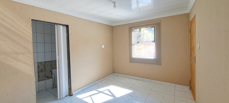 To Let 3 Bedroom Property for Rent in Roodekrans Gauteng