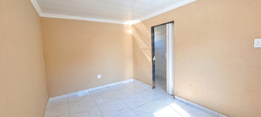 To Let 3 Bedroom Property for Rent in Roodekrans Gauteng