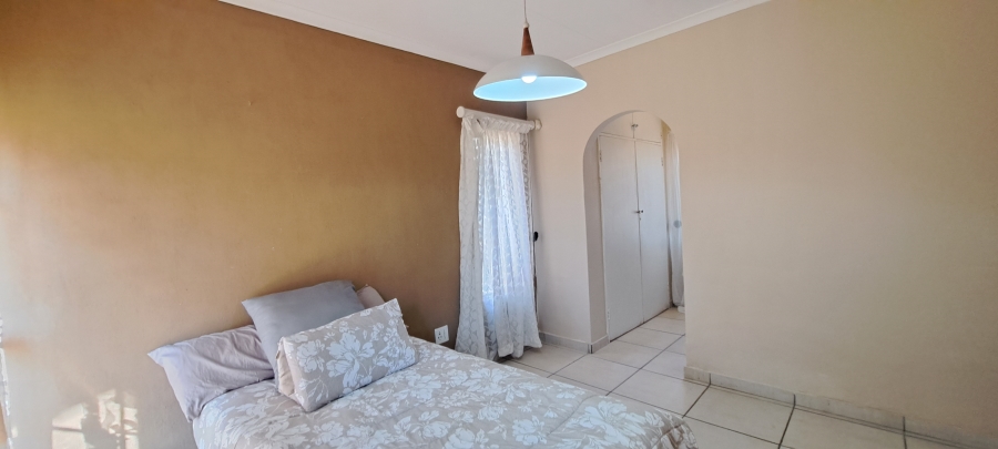 To Let 3 Bedroom Property for Rent in Roodekrans Gauteng