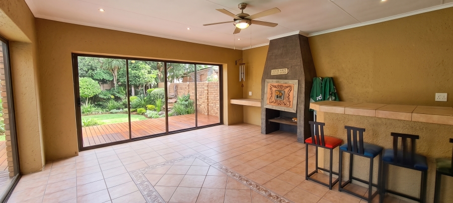 To Let 3 Bedroom Property for Rent in Roodekrans Gauteng