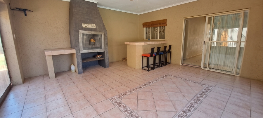 To Let 3 Bedroom Property for Rent in Roodekrans Gauteng