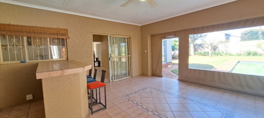 To Let 3 Bedroom Property for Rent in Roodekrans Gauteng
