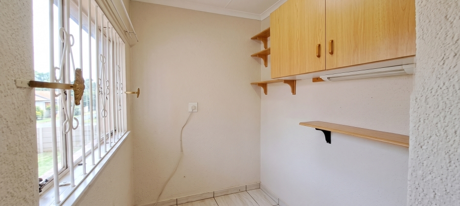 To Let 3 Bedroom Property for Rent in Roodekrans Gauteng