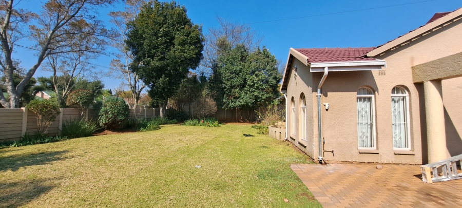 To Let 3 Bedroom Property for Rent in Roodekrans Gauteng