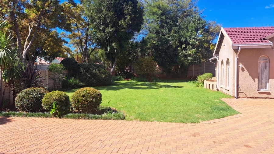 To Let 3 Bedroom Property for Rent in Roodekrans Gauteng