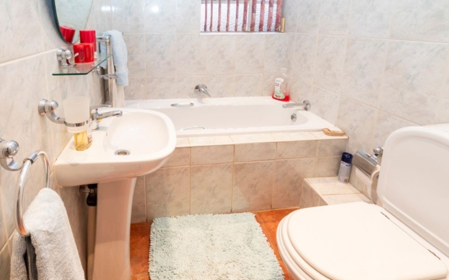 3 Bedroom Property for Sale in Fairland Gauteng