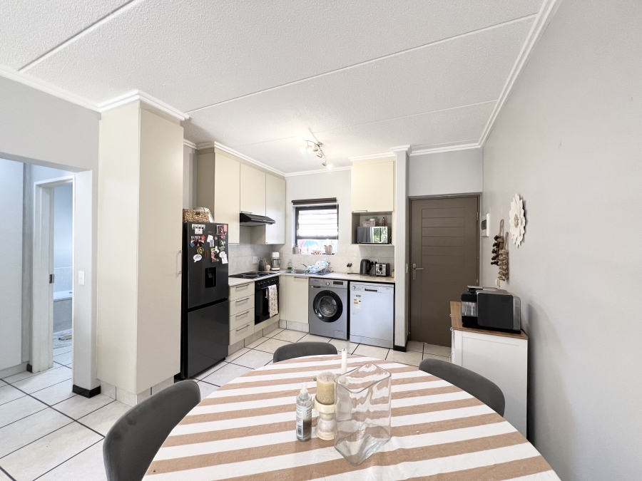 1 Bedroom Property for Sale in Douglasdale Gauteng