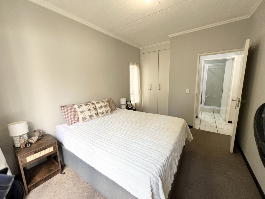 1 Bedroom Property for Sale in Douglasdale Gauteng