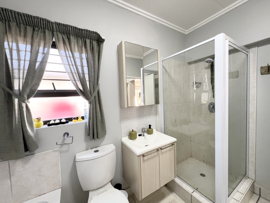 1 Bedroom Property for Sale in Douglasdale Gauteng