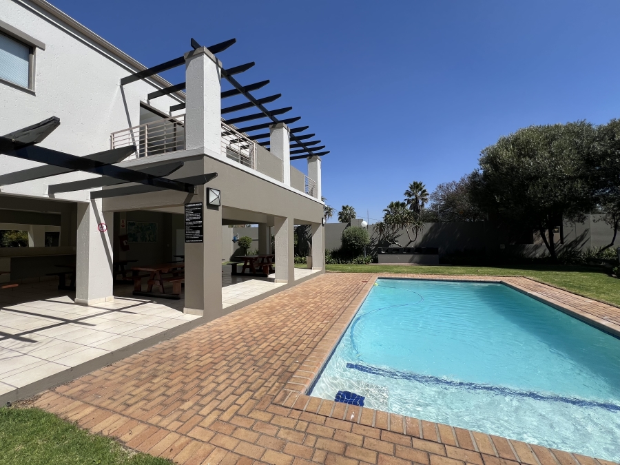 1 Bedroom Property for Sale in Douglasdale Gauteng