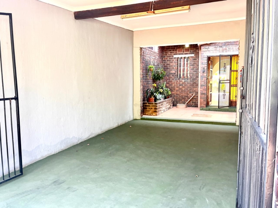 3 Bedroom Property for Sale in Fairland Gauteng