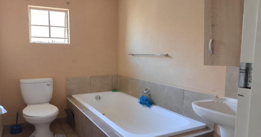 3 Bedroom Property for Sale in Sky City Gauteng