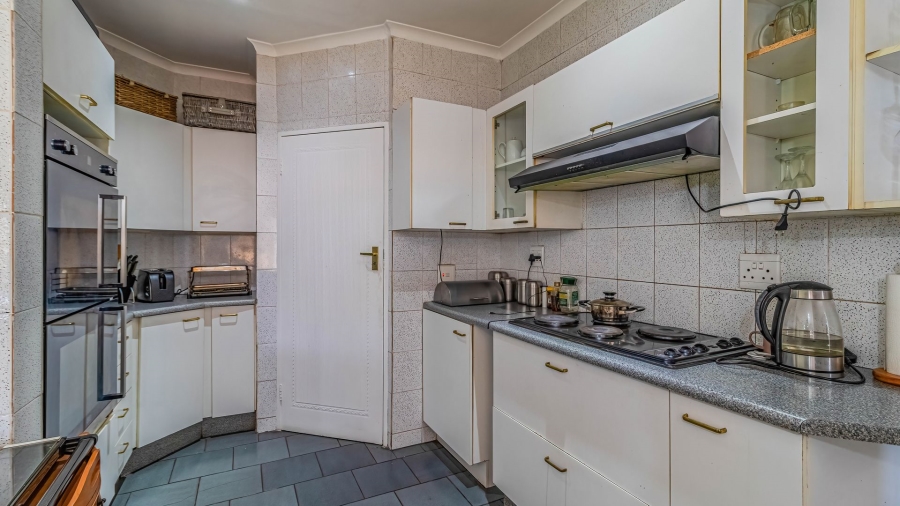 4 Bedroom Property for Sale in Hurlyvale Gauteng