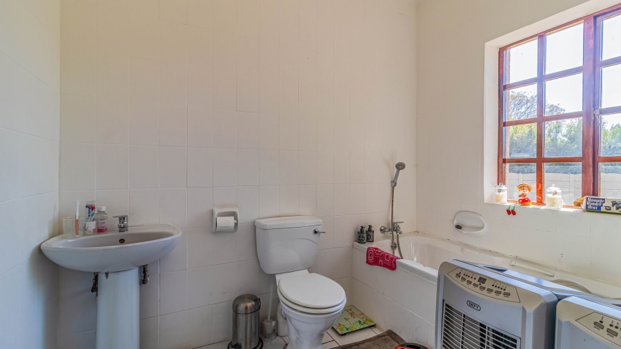 4 Bedroom Property for Sale in Hurlyvale Gauteng