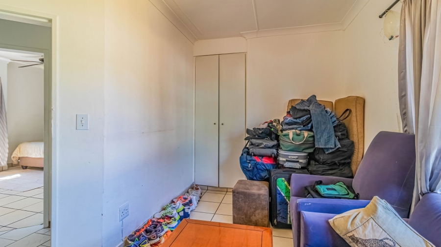 4 Bedroom Property for Sale in Hurlyvale Gauteng