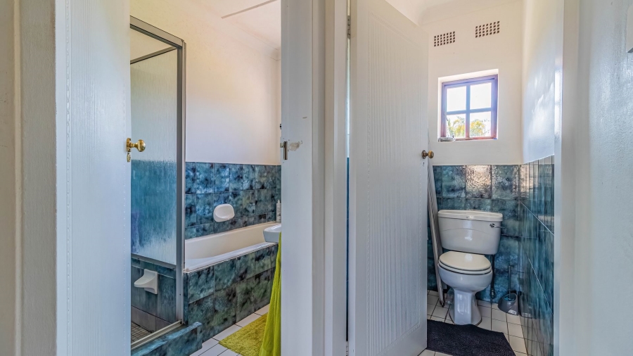 4 Bedroom Property for Sale in Hurlyvale Gauteng